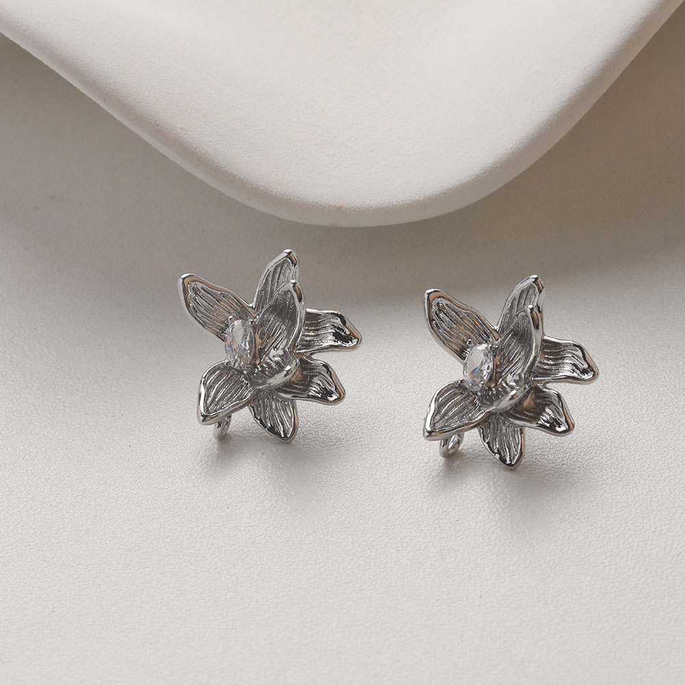 4PCS Dainty Flower Ear Studs E - Florist Supplies 评论和价格